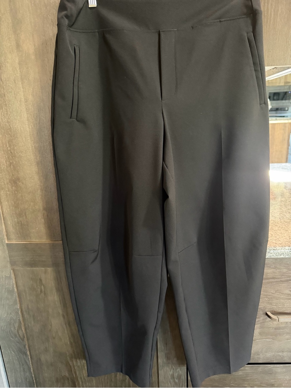 Women’s black barrel Pants